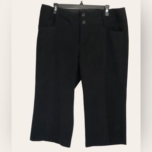 Maurice’s Black Capri Pants